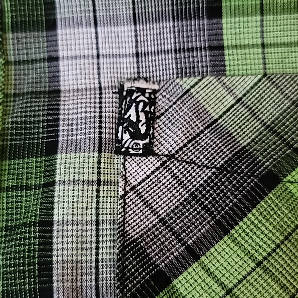 Short sleeve plaid button-down shirt - Picture 4 of 8
